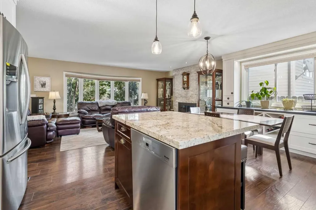 6751 34 Avenue NE Calgary AB T1Y4M1
