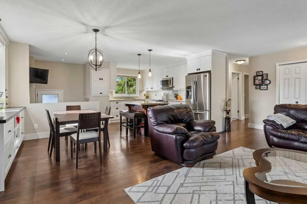 6751 34 Avenue NE Calgary AB T1Y4M1