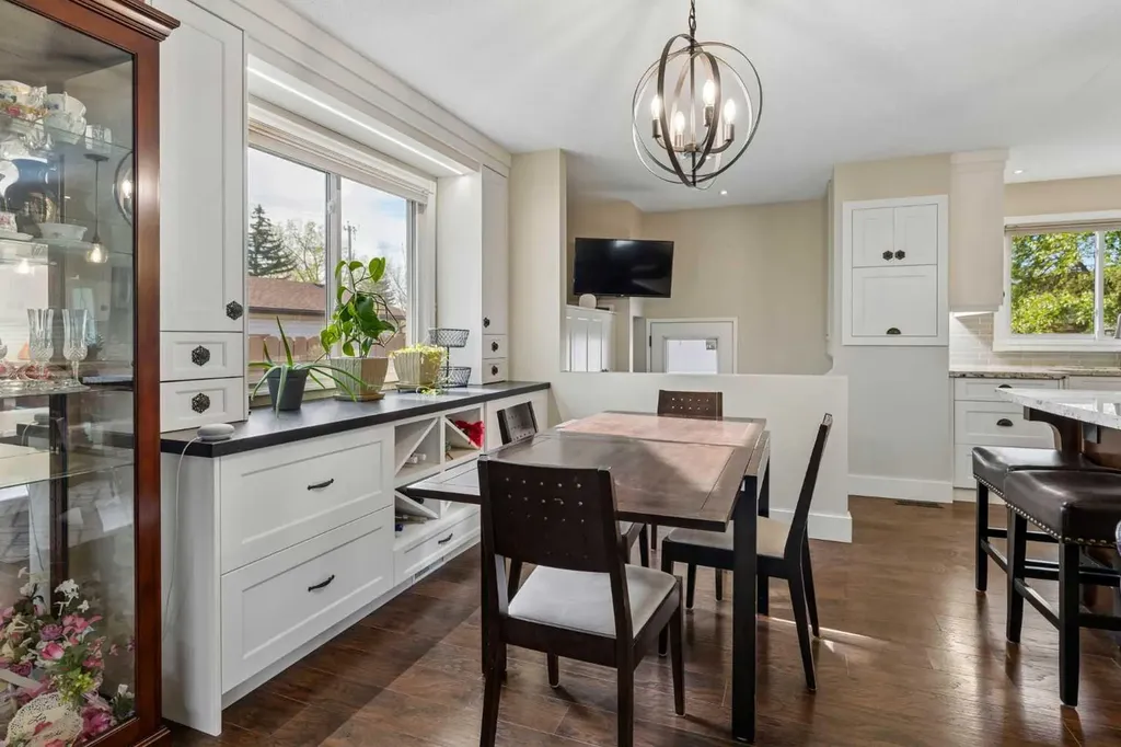 6751 34 Avenue NE Calgary AB T1Y4M1