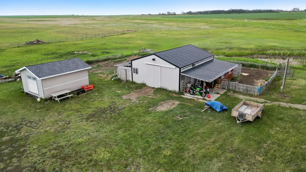 250020 Range Road 275 Rural Rocky View County AB T1P 1L7