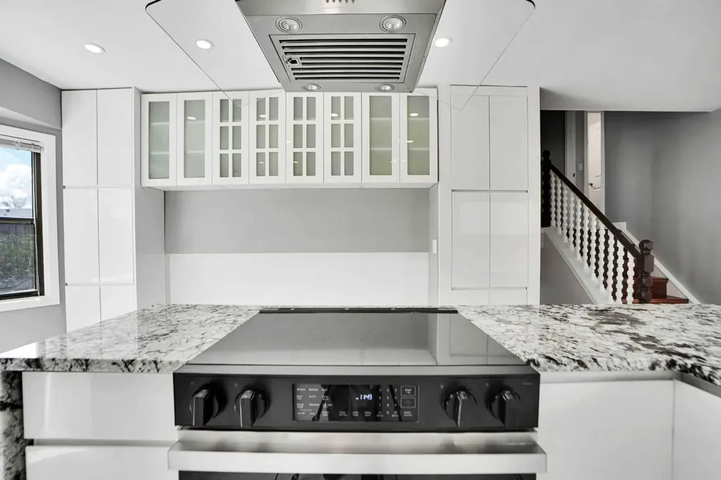 127 Woodstock Road SW Calgary AB T2W5W3