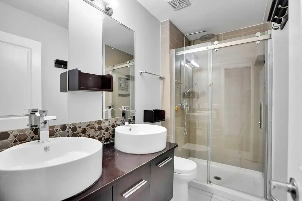 127 Woodstock Road SW Calgary AB T2W5W3