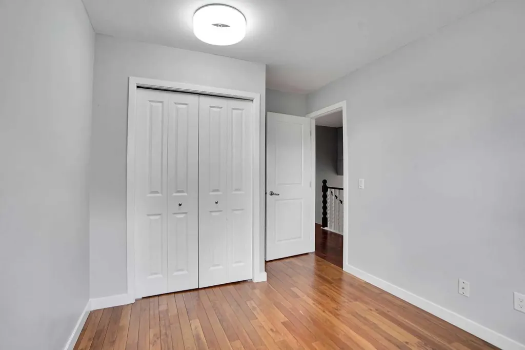 127 Woodstock Road SW Calgary AB T2W5W3
