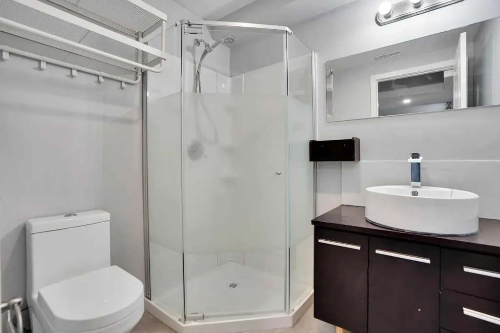 127 Woodstock Road SW Calgary AB T2W5W3