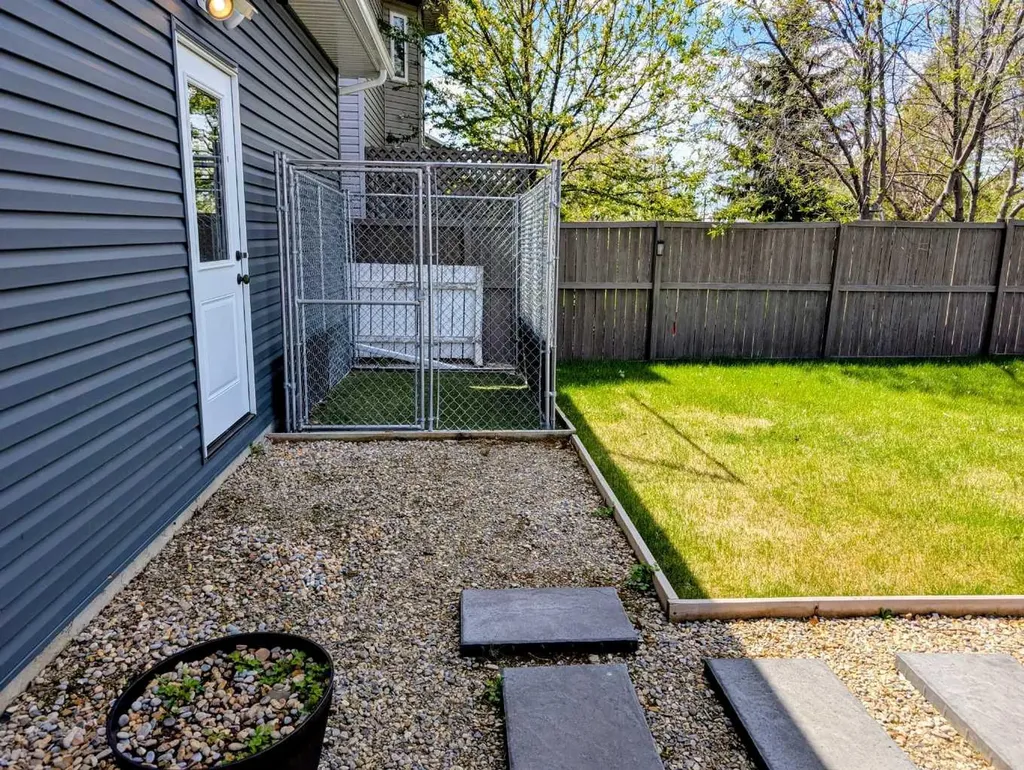 704 Stonehaven Drive Carstairs AB T0M0N0