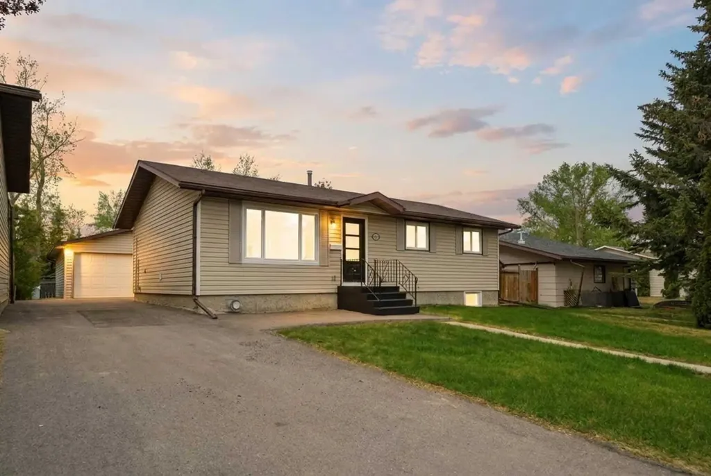 105 Cunningham Crescent Red Deer AB T4P 2S2