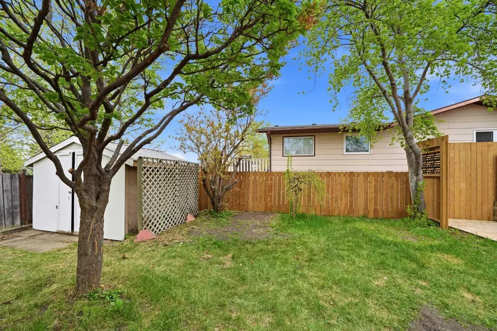 105 Cunningham Crescent Red Deer AB T4P 2S2