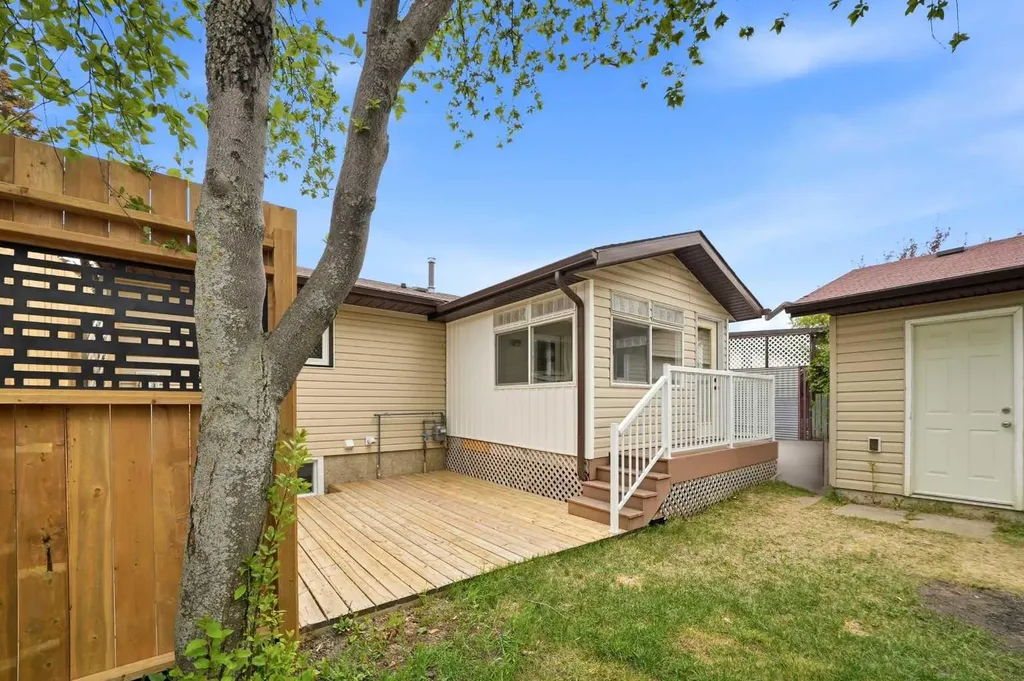 105 Cunningham Crescent Red Deer AB T4P 2S2