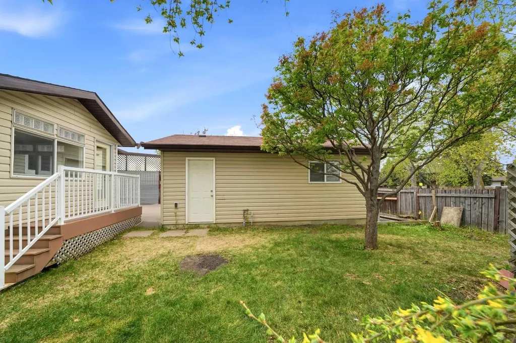 105 Cunningham Crescent Red Deer AB T4P 2S2