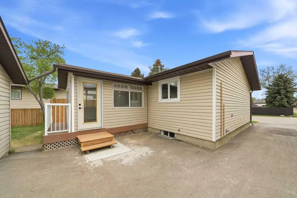 105 Cunningham Crescent Red Deer AB T4P 2S2