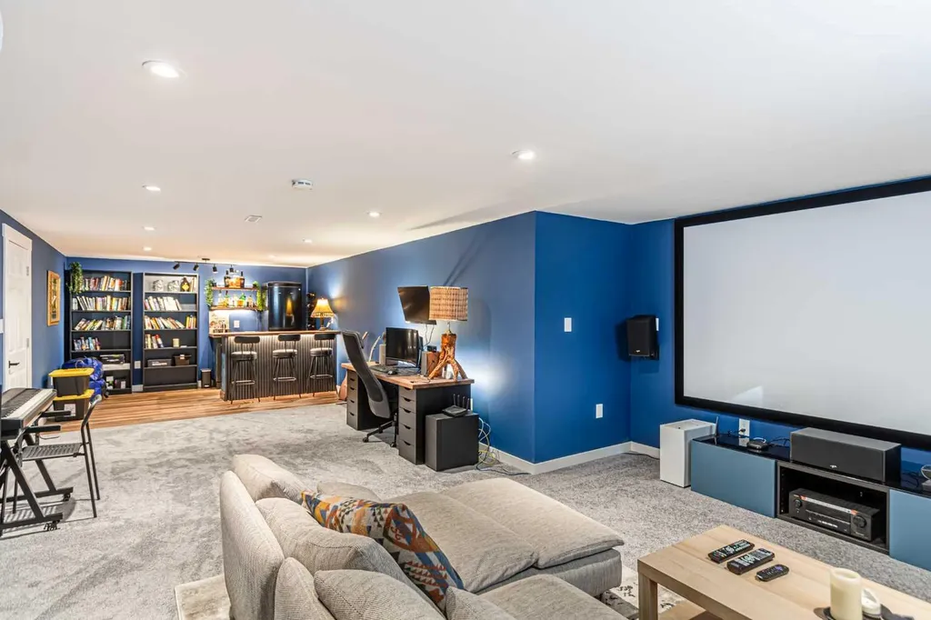 111 Lynnview Way SE Calgary AB T2C 1T4
