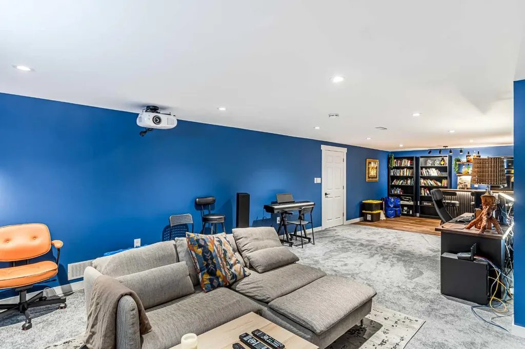 111 Lynnview Way SE Calgary AB T2C 1T4