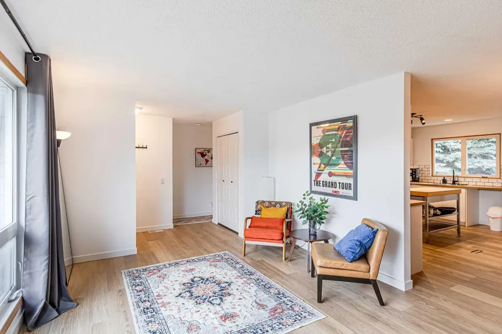 111 Lynnview Way SE Calgary AB T2C 1T4