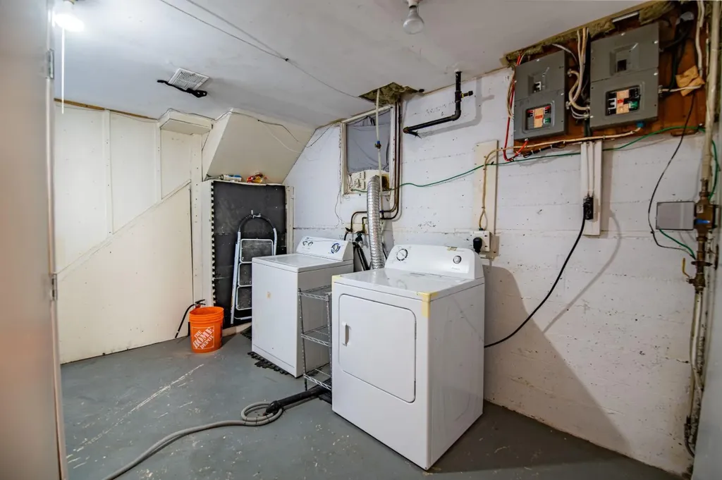 5903 56 Avenue Red Deer AB T4N 4R1