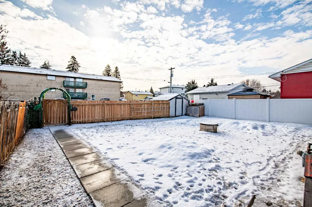 5903 56 Avenue Red Deer AB T4N 4R1