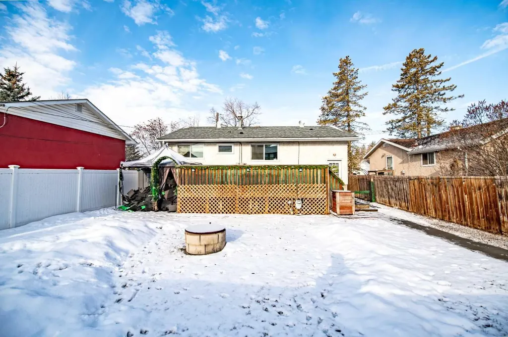 5903 56 Avenue Red Deer AB T4N 4R1