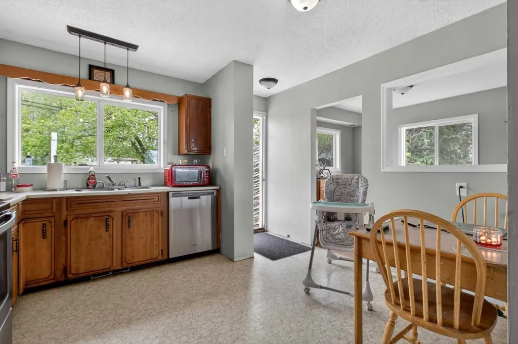 228 Van Horne Crescent NE Calgary AB t2e6h1