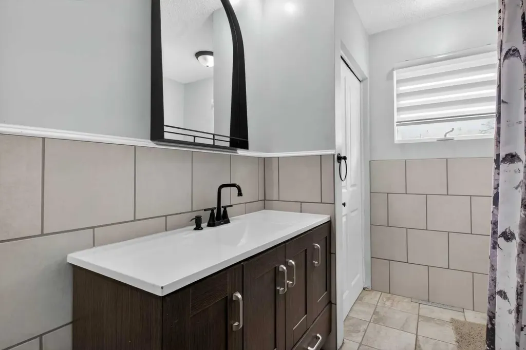 228 Van Horne Crescent NE Calgary AB t2e6h1