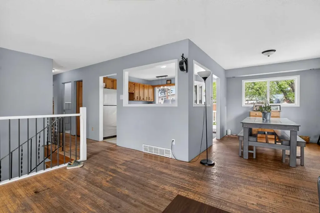 228 Van Horne Crescent NE Calgary AB t2e6h1