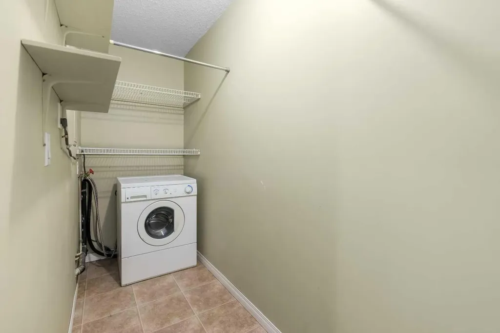 5601 Dalton Drive NW Calgary AB T3A 2E2