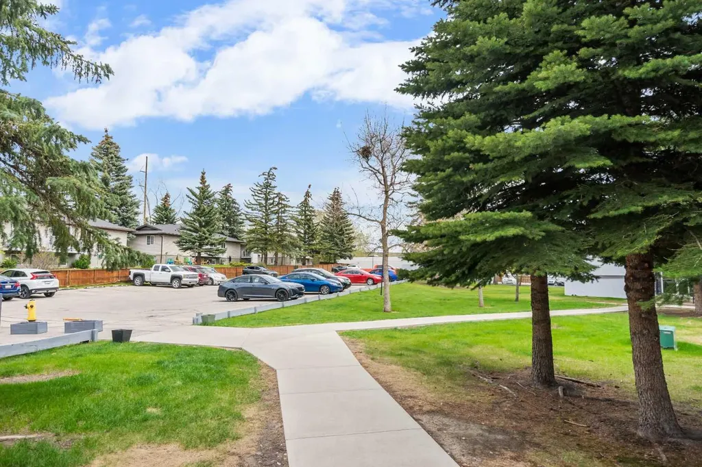 5601 Dalton Drive NW Calgary AB T3A 2E2