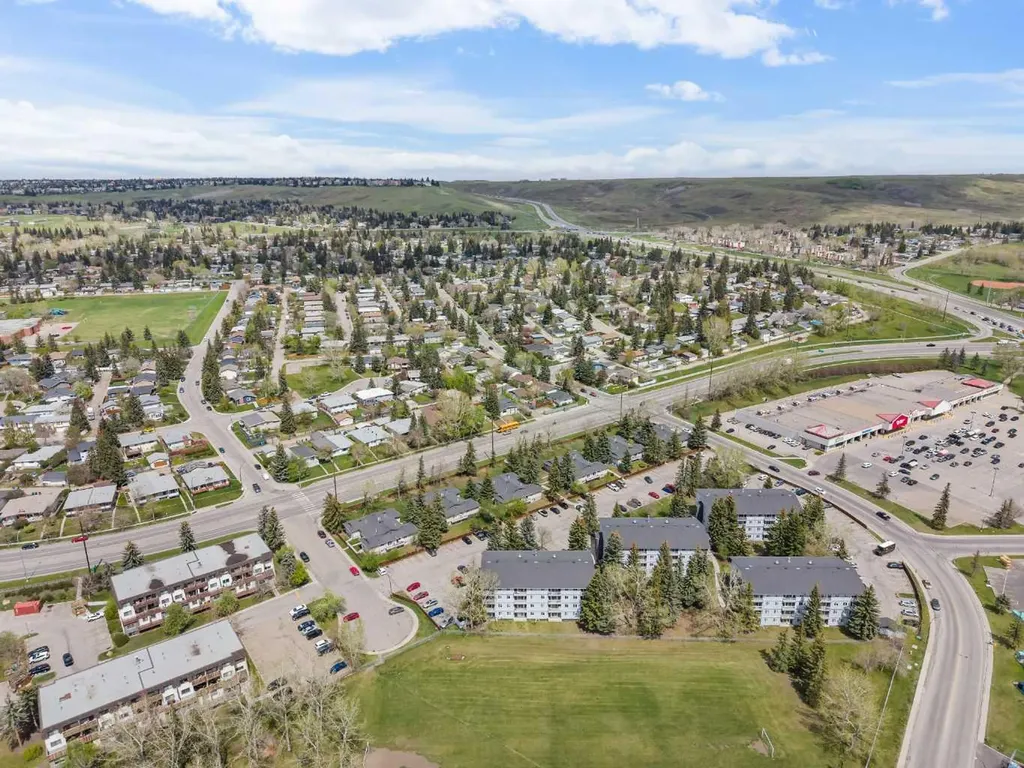 5601 Dalton Drive NW Calgary AB T3A 2E2