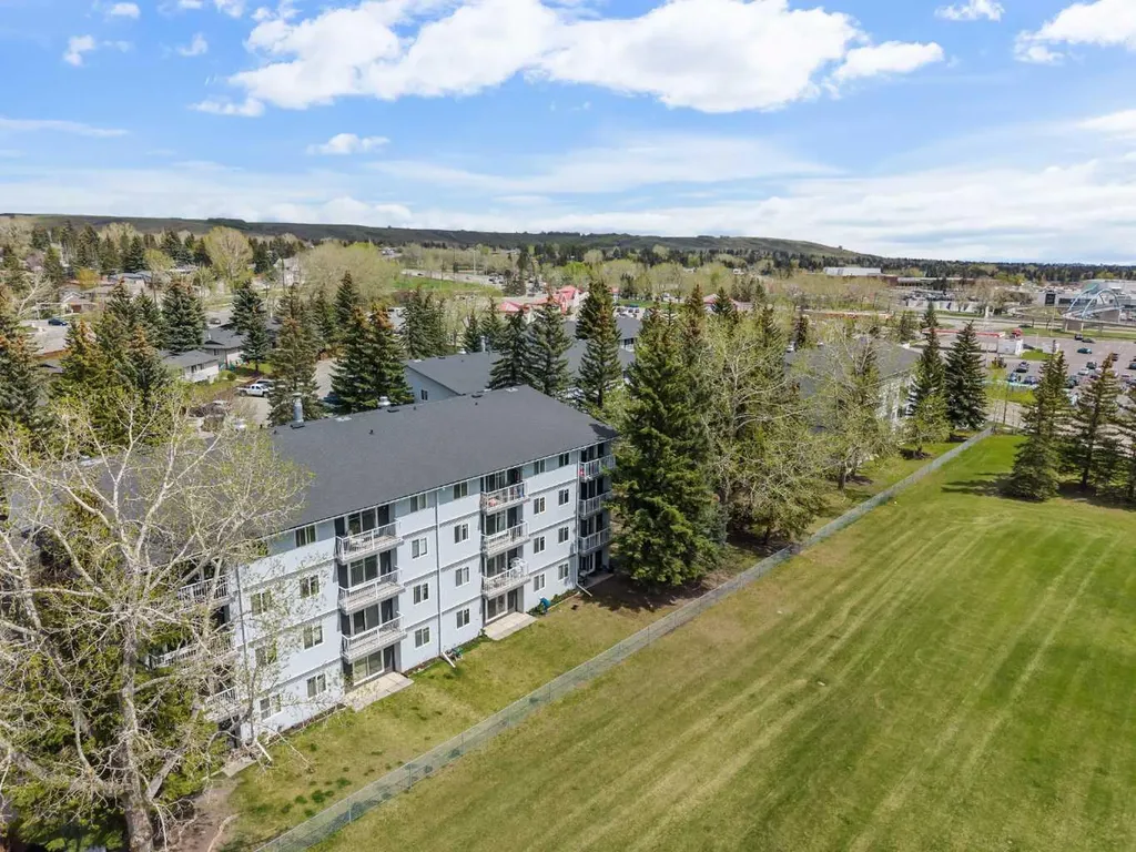 5601 Dalton Drive NW Calgary AB T3A 2E2