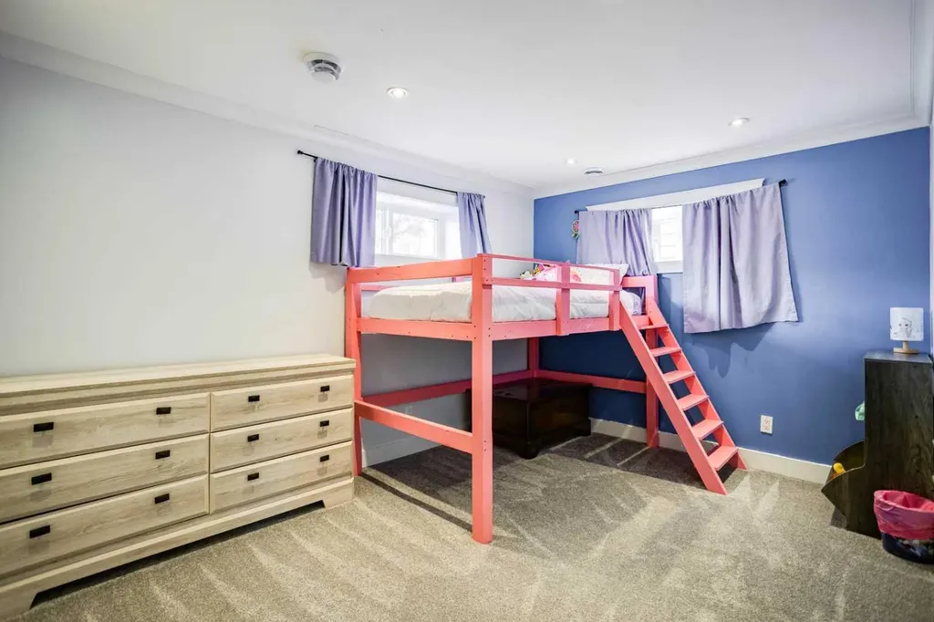341 Bird Crescent Fort Mcmurray AB T9H 4T4