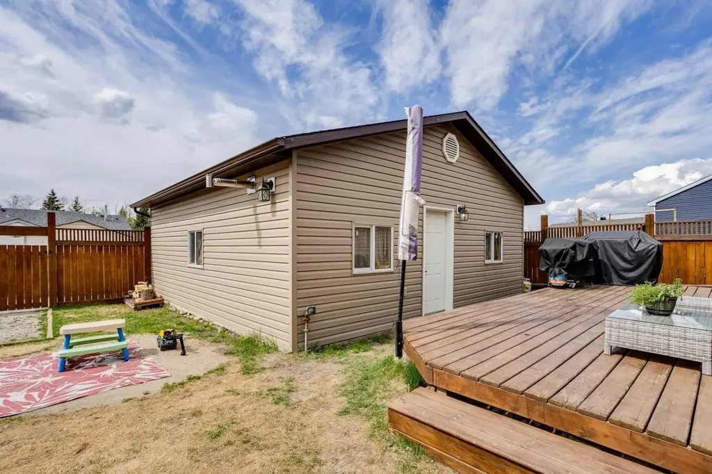 341 Bird Crescent Fort Mcmurray AB T9H 4T4
