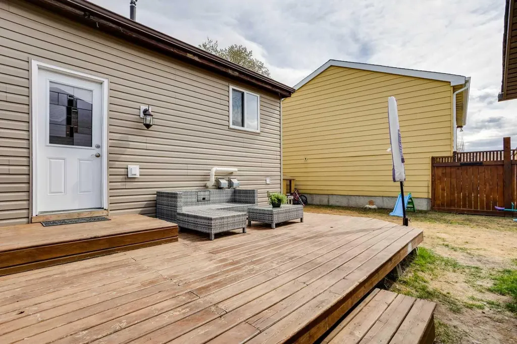 341 Bird Crescent Fort Mcmurray AB T9H 4T4