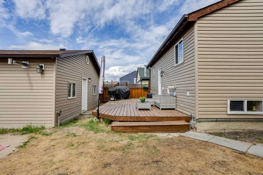 341 Bird Crescent Fort Mcmurray AB T9H 4T4