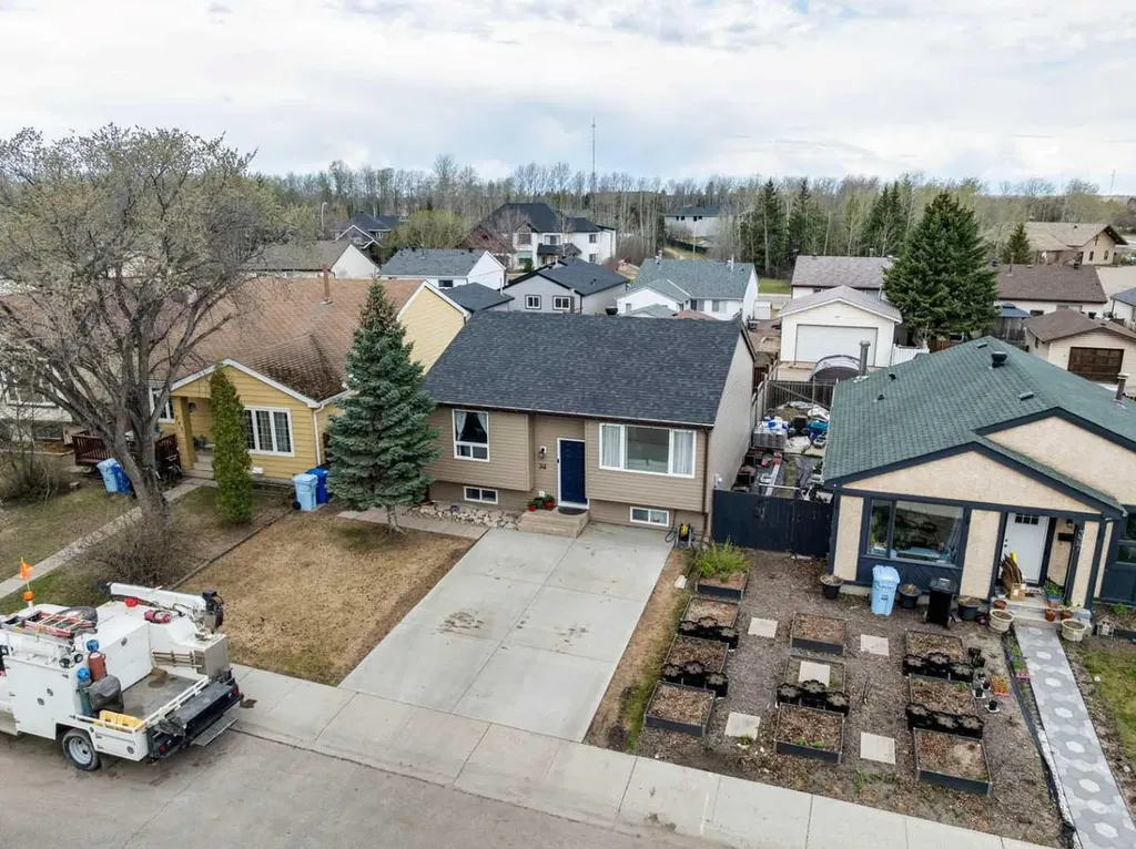 341 Bird Crescent Fort Mcmurray AB T9H 4T4