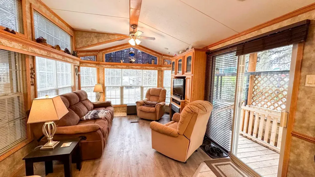5227 Township Road 320 Rural Mountain View County AB T0M1X0