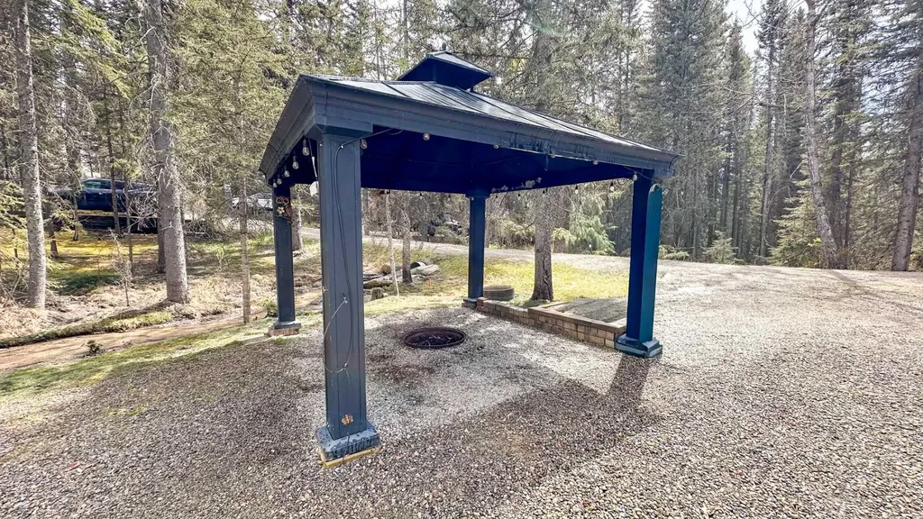 5227 Township Road 320 Rural Mountain View County AB T0M1X0