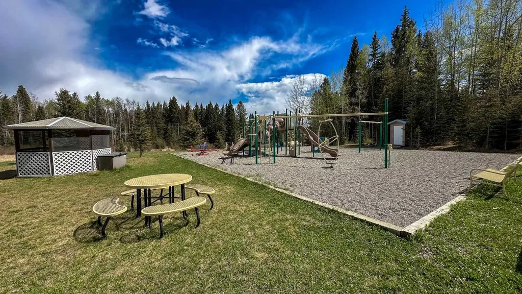 5227 Township Road 320 Rural Mountain View County AB T0M1X0