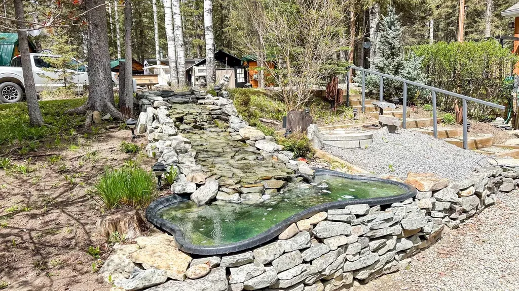 5227 Township Road 320 Rural Mountain View County AB T0M1X0