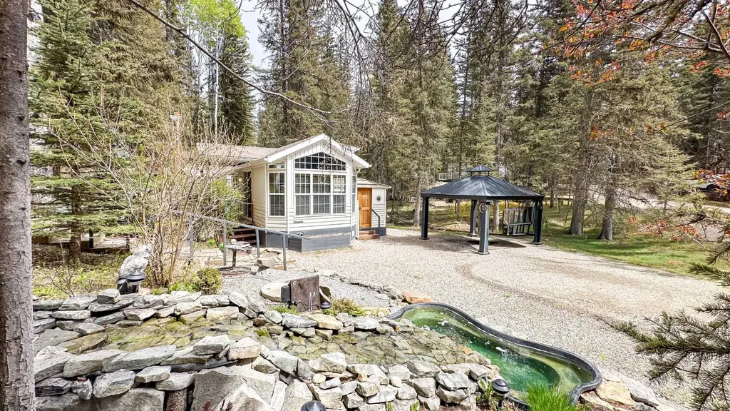 5227 Township Road 320 Rural Mountain View County AB T0M1X0