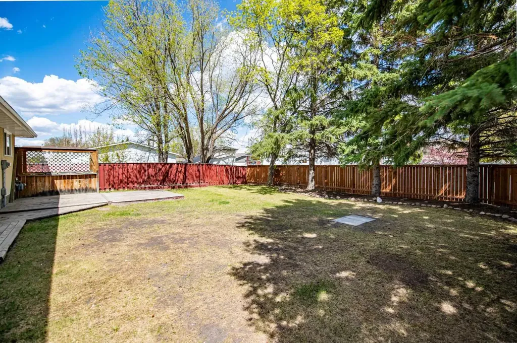 3 Allsop Avenue Red Deer AB T4R1A1
