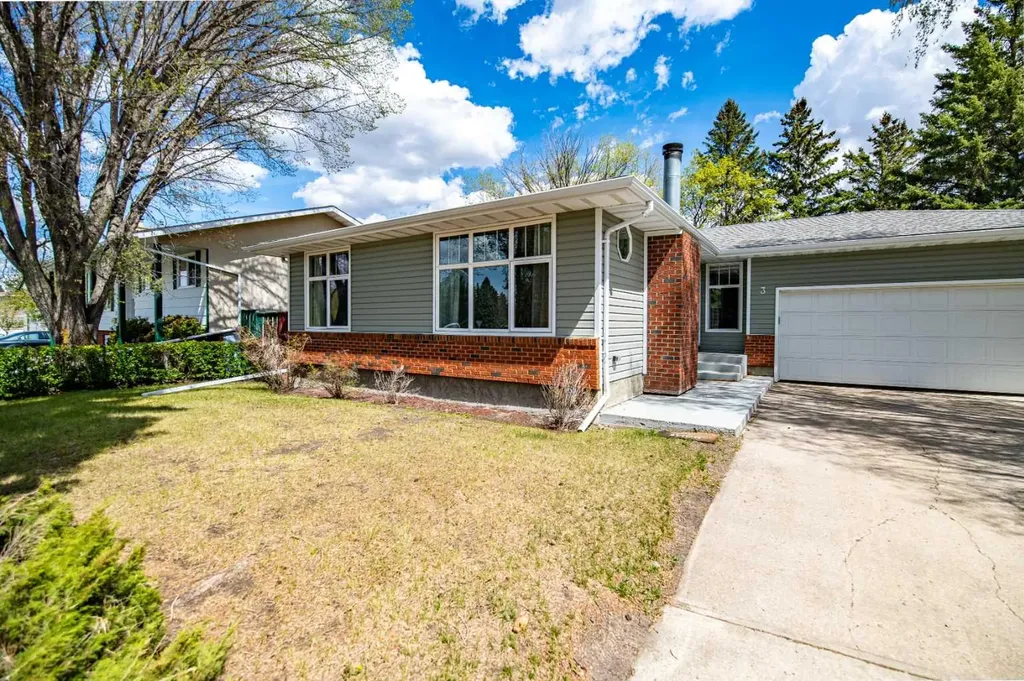 3 Allsop Avenue Red Deer AB T4R1A1