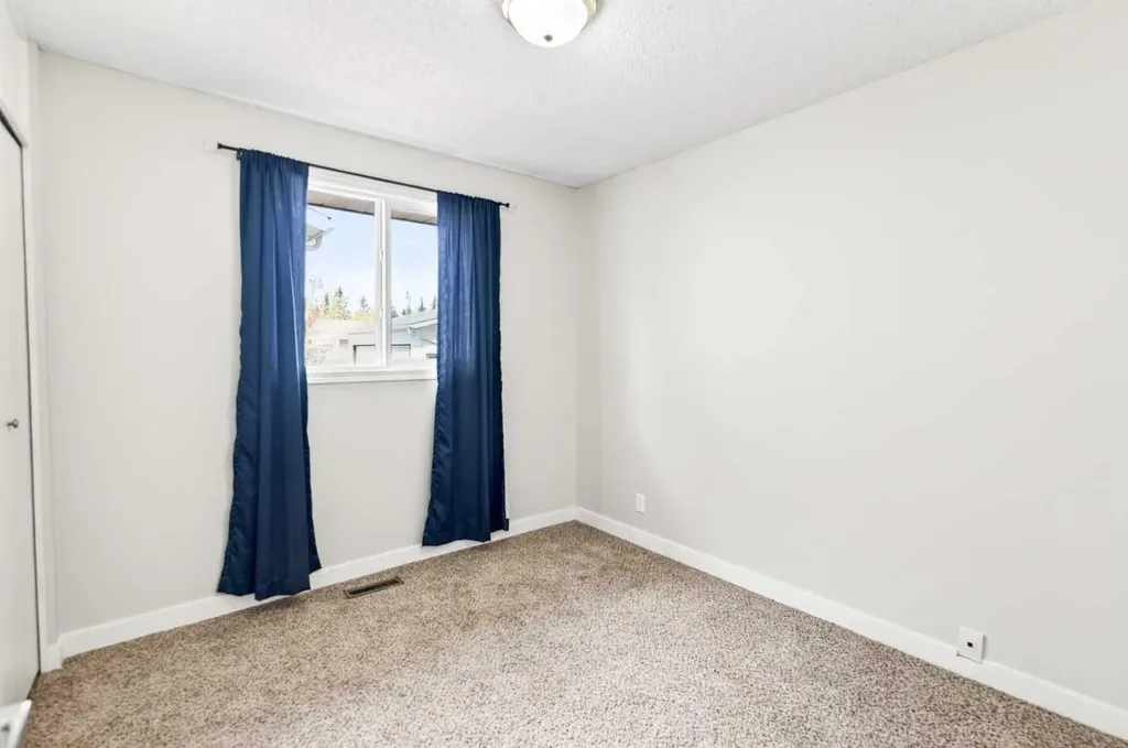 3 Allsop Avenue Red Deer AB T4R1A1