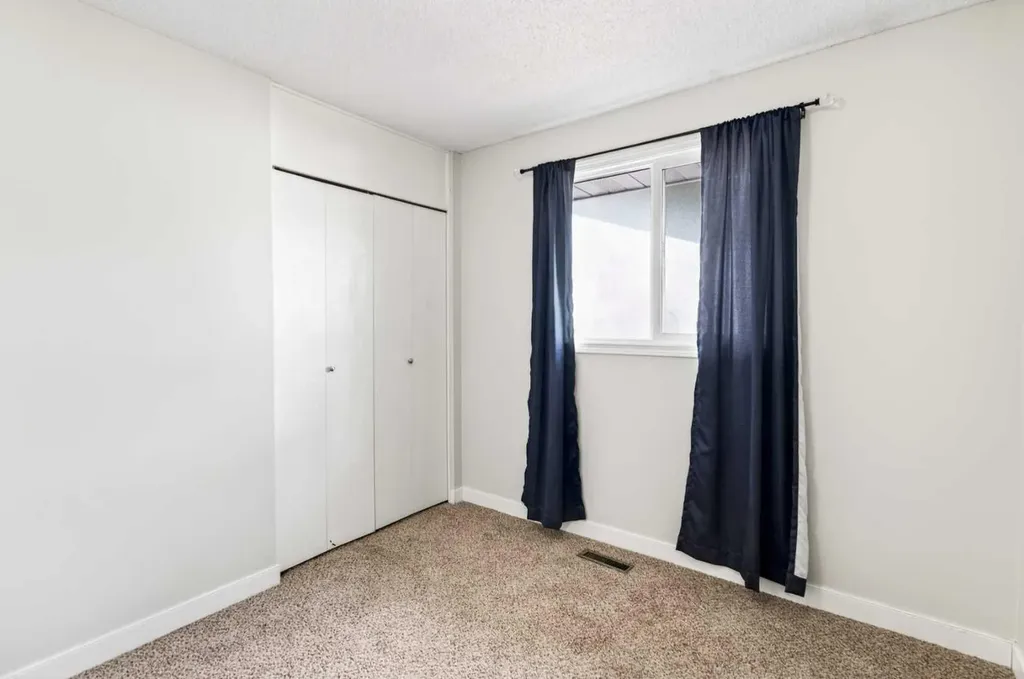 3 Allsop Avenue Red Deer AB T4R1A1