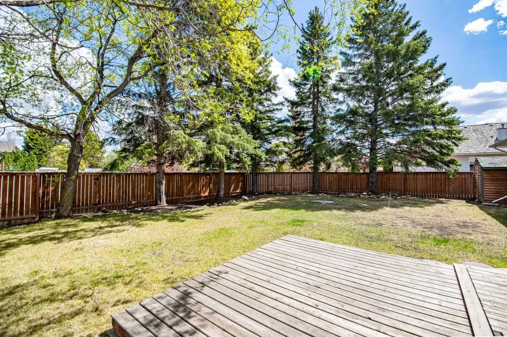 3 Allsop Avenue Red Deer AB T4R1A1