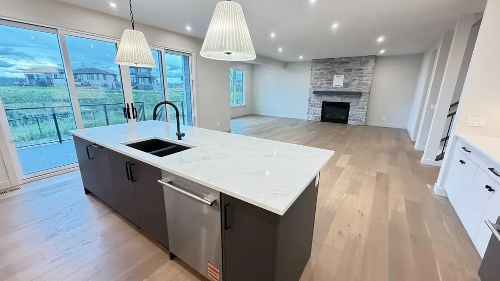 52 Crimson Ridge Heights NW Calgary AB T3L 0K6