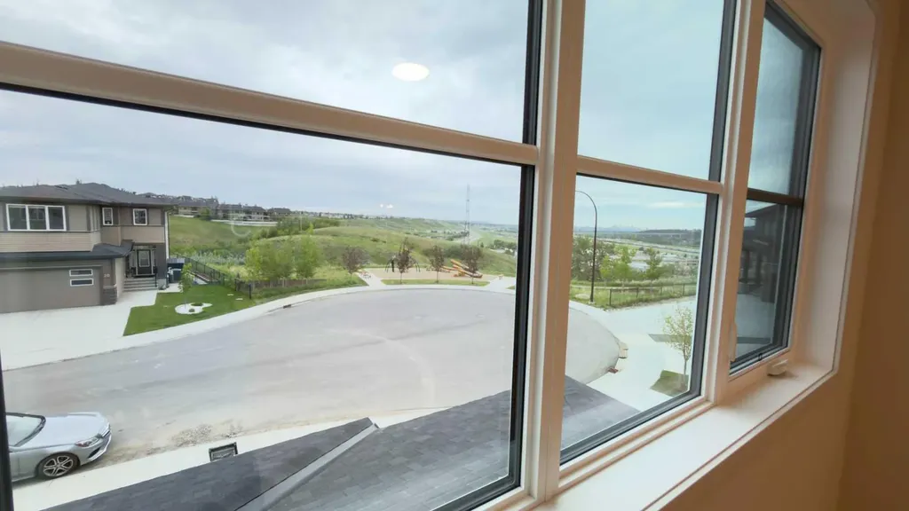 52 Crimson Ridge Heights NW Calgary AB T3L 0K6