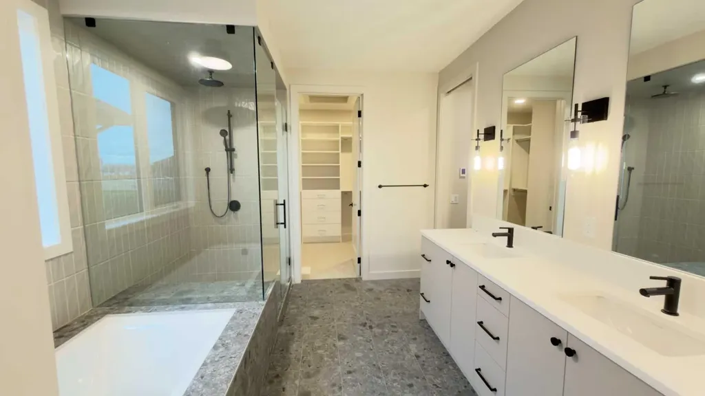 52 Crimson Ridge Heights NW Calgary AB T3L 0K6