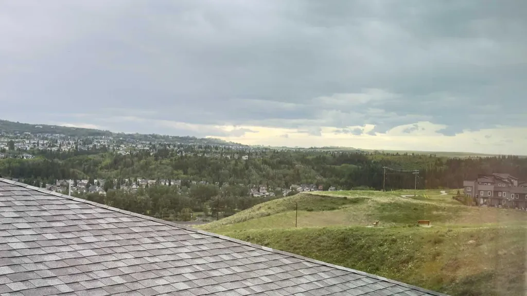 52 Crimson Ridge Heights NW Calgary AB T3L 0K6