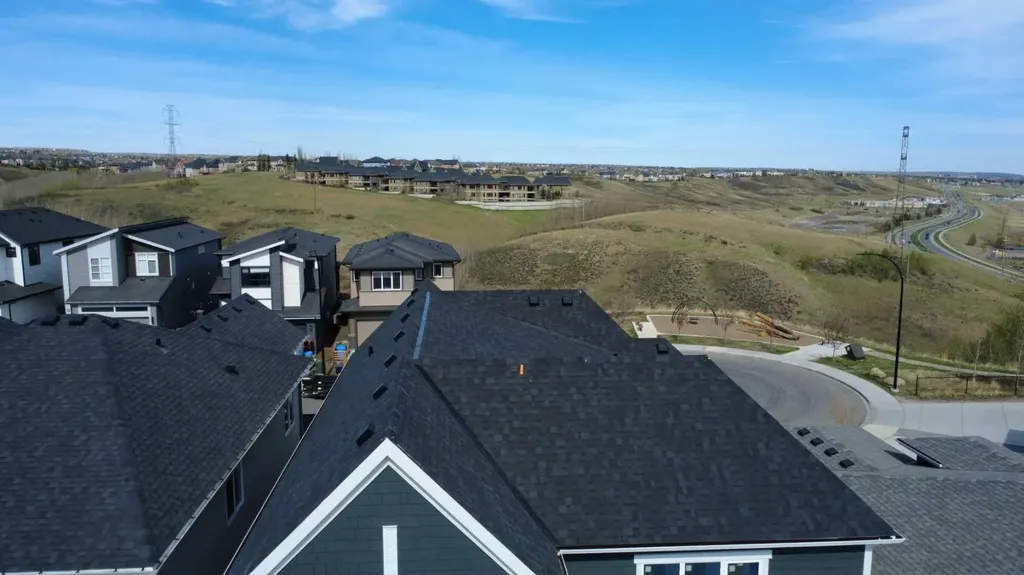 52 Crimson Ridge Heights NW Calgary AB T3L 0K6