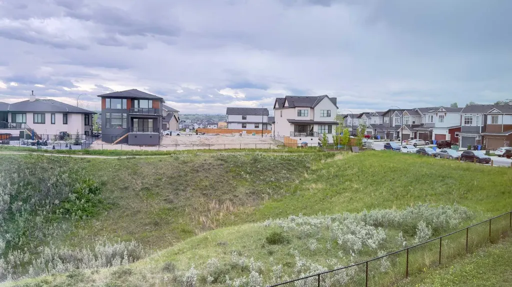 52 Crimson Ridge Heights NW Calgary AB T3L 0K6