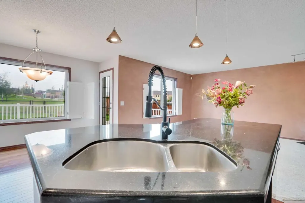 161 Panamount Close NW Calgary AB T3K 5P6