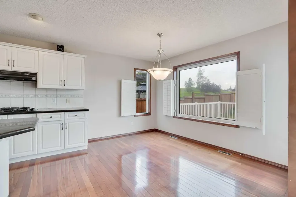161 Panamount Close NW Calgary AB T3K 5P6